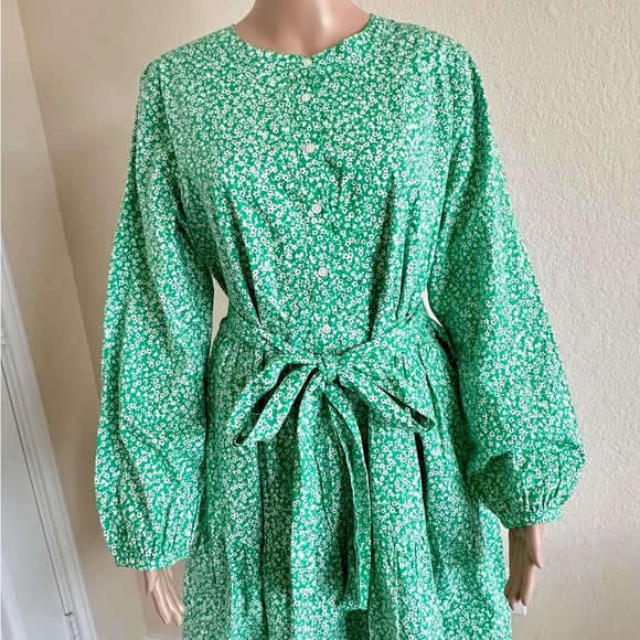 J. Crew Dresses & Skirts - J.Crew Green and White Floral 98% Cotton dress.